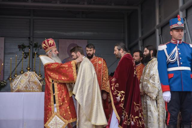 Hram la Mănăstirea Stavnic: „Singură credința în Hristos Domnul te așază statornic pe cale”