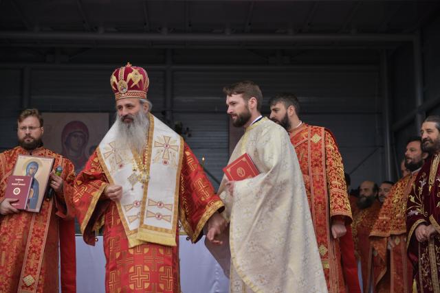 Hram la Mănăstirea Stavnic: „Singură credința în Hristos Domnul te așază statornic pe cale”