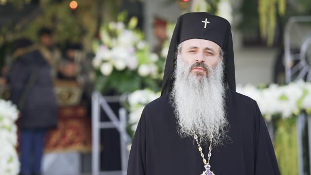 (Video) Părintele Mitropolit Teofan - De ce aleargă oamenii în rugăciune către sfinții lui Dumnezeu?
