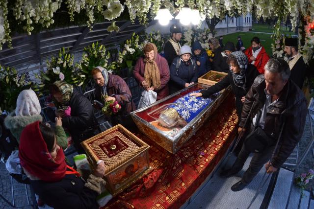 Pelerini pe drumul sfinţeniei în Cetatea Iaşilor