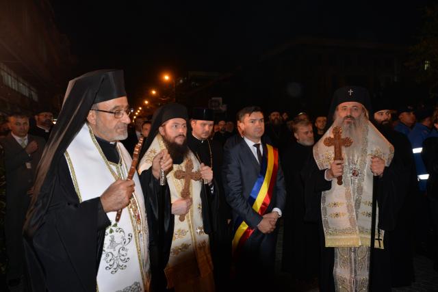 Credința în ajutorul Sfinților, mărturisită pe străzile din Iași de mii de pelerini