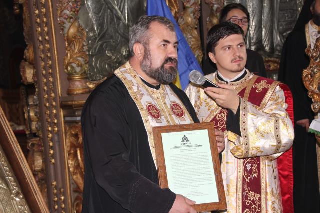 Moaștele Sfintei Mucenițe Varvara, la Catedrala Arhiepiscopală din Roman