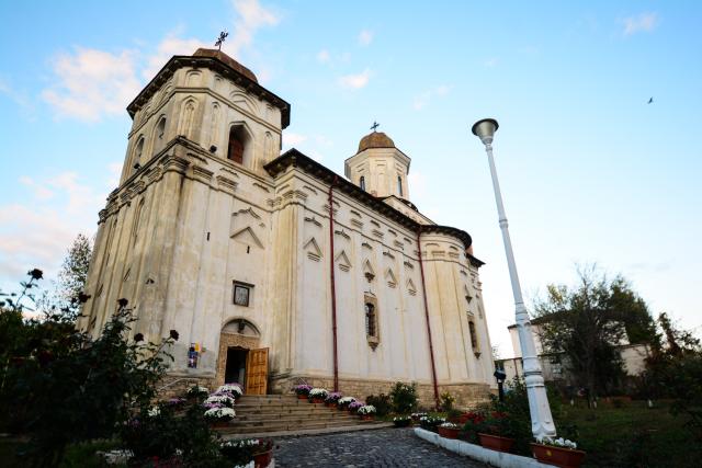 Fragment din moaștele Sfântului Teodor Tiron, dăruit Bisericii „Sfinții Teodori” din Iași
