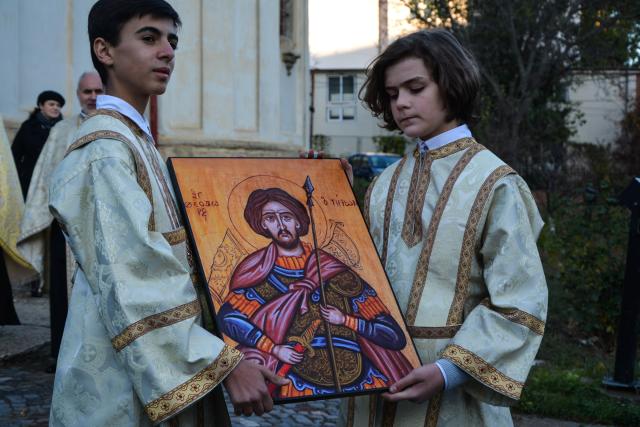 Fragment din moaștele Sfântului Teodor Tiron, dăruit Bisericii „Sfinții Teodori” din Iași