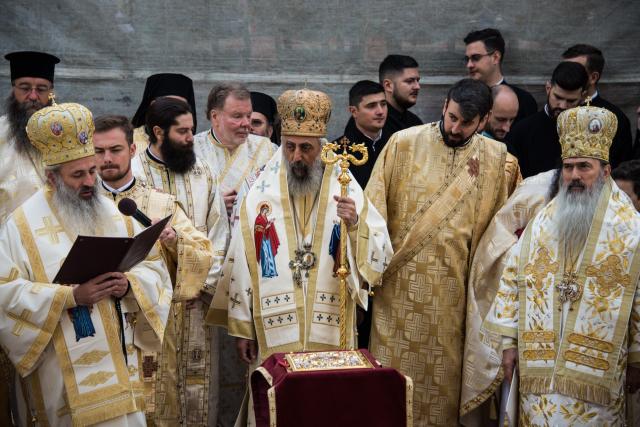 Sărbătoare istorică în cartierul ieșean Alexandru cel Bun: Biserica „Sfântul Ierarh Nectarie” a fost sfințită