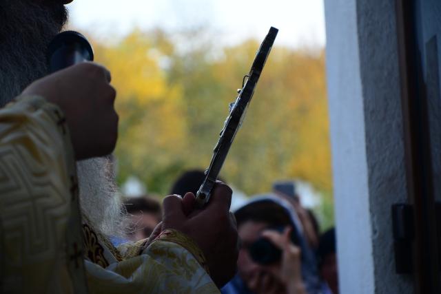 Sfințire de capelă de cimitir în Parohia Stăuceni