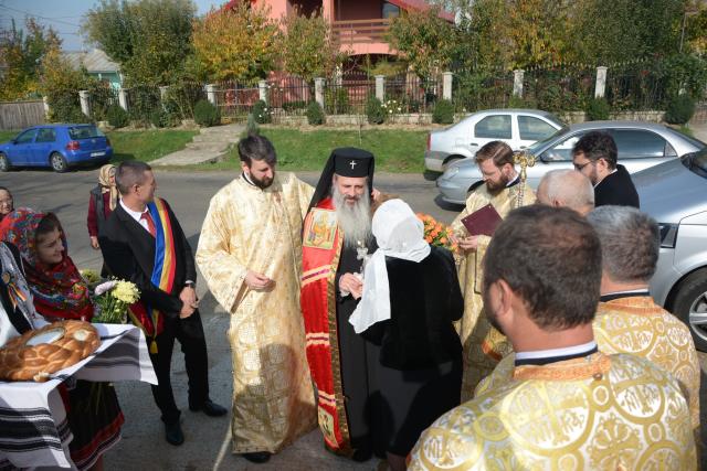 Sfințire de capelă de cimitir în Parohia Stăuceni