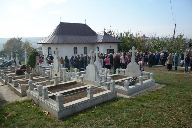 Sfințire de capelă de cimitir în Parohia Stăuceni