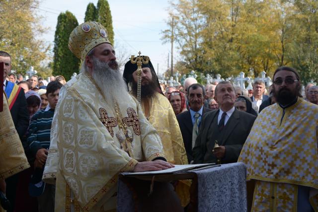 Sfințire de capelă de cimitir în Parohia Stăuceni