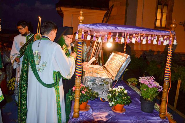 „Poporul român este născător de sfinţi şi de eroi“