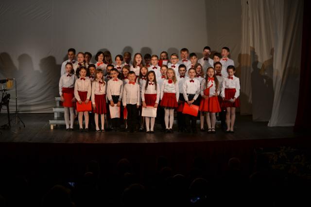 Spectacolul „Haide mamă, haide tată!” la Iaşi