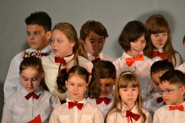Spectacolul „Haide mamă, haide tată!” la Iaşi