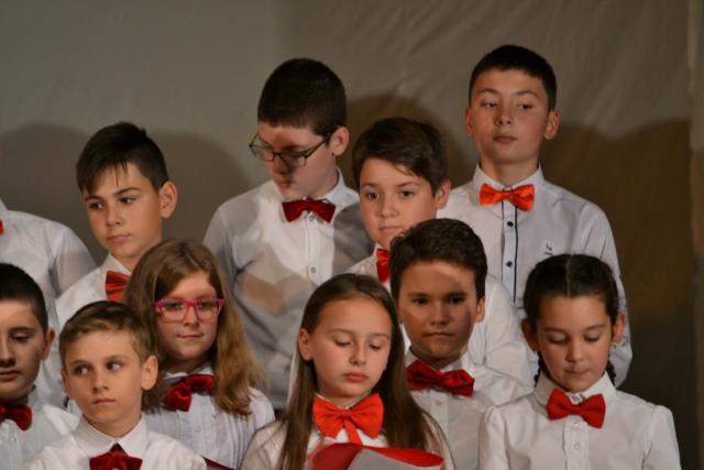 Spectacolul „Haide mamă, haide tată!” la Iaşi