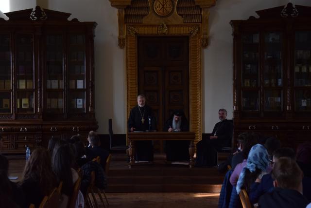 IPS Mitropolit Teofan: „Sfânta și Dumnezeiasca Liturghie este și trebuie să rămână centrul întregii vieți academice”