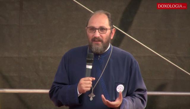 (Video) „Când vin și se leagă de voi că vă închinați la moaște, așa să le spuneți!” – Părintele Constantin Necula