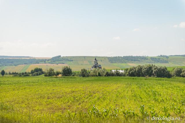 Mănăstirea Parincea (galerie FOTO)