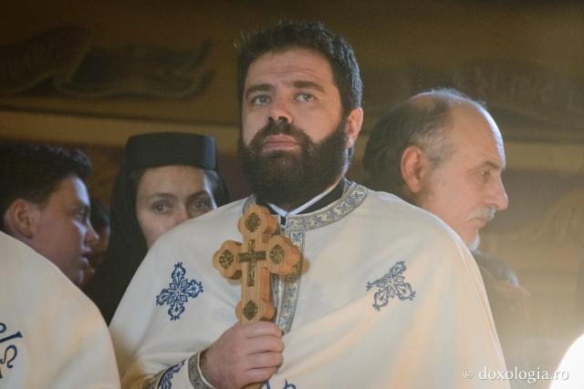 Hram la Mănăstirea Peștera: „Omul este chemat să devină templu al Duhului Sfânt”