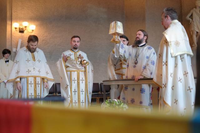 Preasfințitul Părinte Macarie Drăgoi a vizitat comunitățile euharistice românești din Danemarca