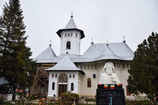 Mitropolitul Teofan, despre Patriarhul Teoctist: „Își iubea neamul și biserica și acestea i-au fost călăuzele care l-au îndrumat în viață și l-au pregătit pentru veșnicie”