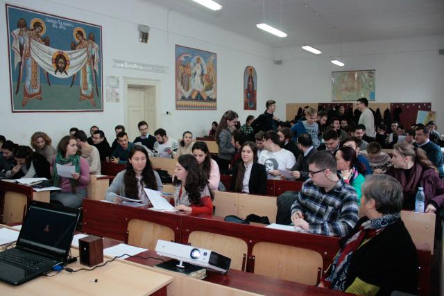 Curs atipic la Facultatea de Teologie din Iași: „Despre parenting sau ce facem să devenim părinţi mai buni sau mai răi”