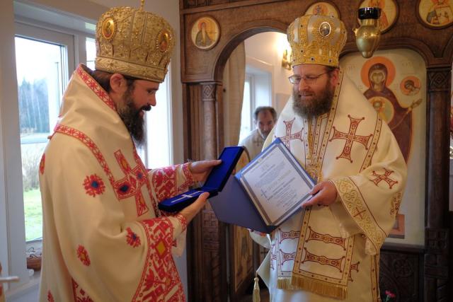 Trei ierarhi ortodocși români au slujit la Stockholm de sărbătoarea Sfântului Apostol Andrei