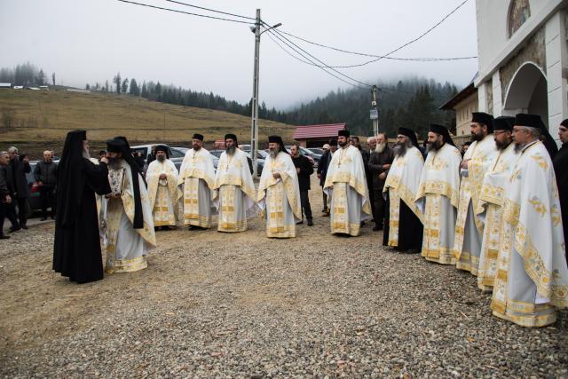 Hram la mănăstirea nemțeană Petru Vodă: „Omul are menirea să preguste din viața îngerească”