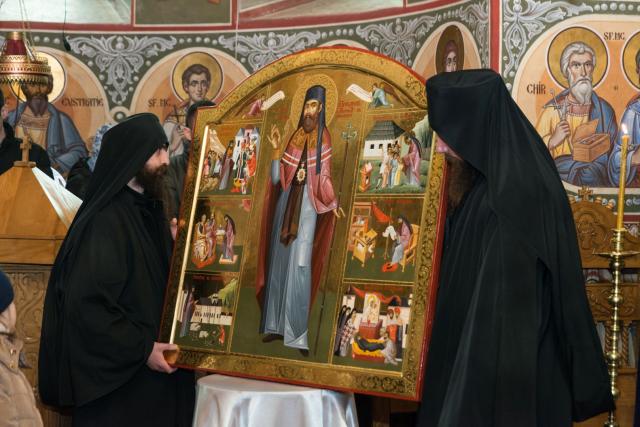 Icoana Sfântului Iacov Putneanul a fost sfinţită şi aşezată în baldachinul cu sfintele sale moaşte