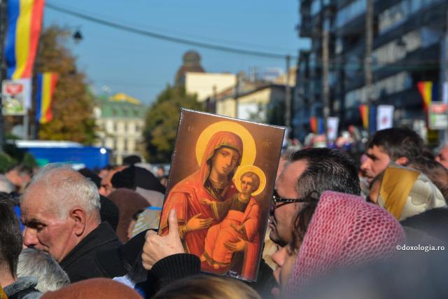 Rugă către Maica Domnului
