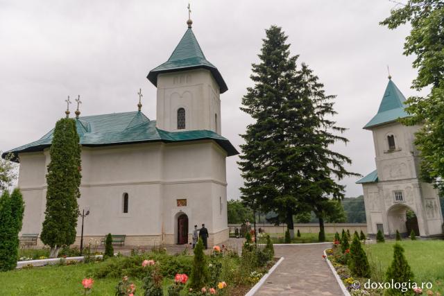 Mănăstirea Runc – lavra ţinutului Bacăului
