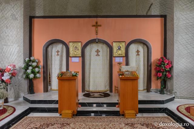 Mănăstirea dintre sonde - Înălţarea Domnului, Stirigoi