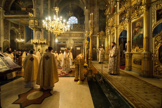 Sute de credincioși la Catedrala mitropolitană din Iași, în Prima Duminică din Postul Nașterii Domnului