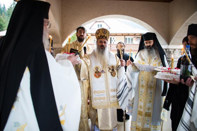 Hram la mănăstirea nemțeană Petru Vodă: „Omul are menirea să preguste din viața îngerească”