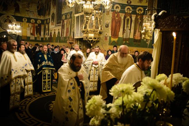 Preasfințitul Părinte Calinic Botoșăneanul, la hramul Schitului Vovidenia-Neamț: „Intrarea Maicii Domnului în biserică anticipează intrarea noastră în Biserică prin Sfintele Taine”