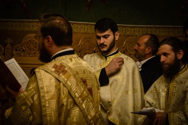 Preasfințitul Părinte Calinic Botoșăneanul, la hramul Schitului Vovidenia-Neamț: „Intrarea Maicii Domnului în biserică anticipează intrarea noastră în Biserică prin Sfintele Taine”
