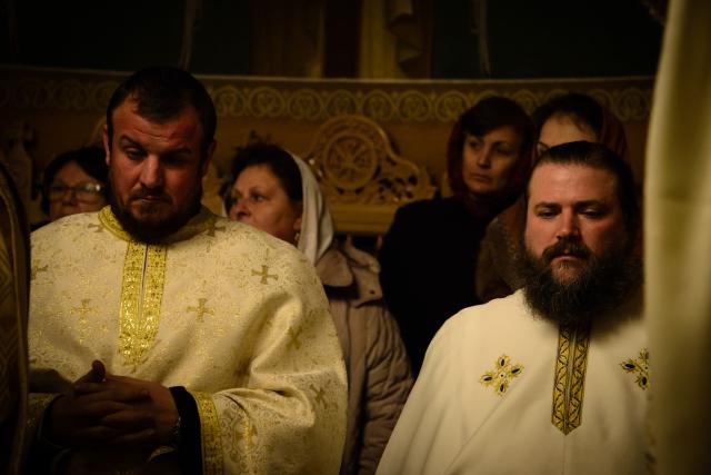 Preasfințitul Părinte Calinic Botoșăneanul, la hramul Schitului Vovidenia-Neamț: „Intrarea Maicii Domnului în biserică anticipează intrarea noastră în Biserică prin Sfintele Taine”