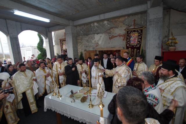 Clopotul din Filia Vaduri, sfinţit de PS Ignatie