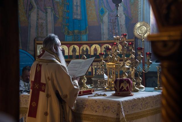 Mitropolitul Teofan, la Parohia Hangu: „Omule, pe cine ai în inima ta, acela este dumnezeul tău”