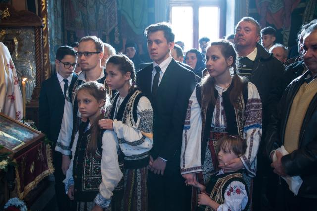 Mitropolitul Teofan, la Parohia Hangu: „Omule, pe cine ai în inima ta, acela este dumnezeul tău”