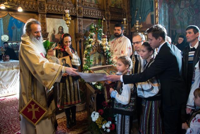 Mitropolitul Teofan, la Parohia Hangu: „Omule, pe cine ai în inima ta, acela este dumnezeul tău”