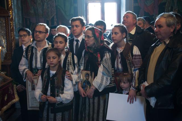 Mitropolitul Teofan, la Parohia Hangu: „Omule, pe cine ai în inima ta, acela este dumnezeul tău”