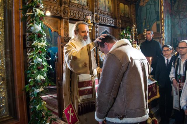 Mitropolitul Teofan, la Parohia Hangu: „Omule, pe cine ai în inima ta, acela este dumnezeul tău”