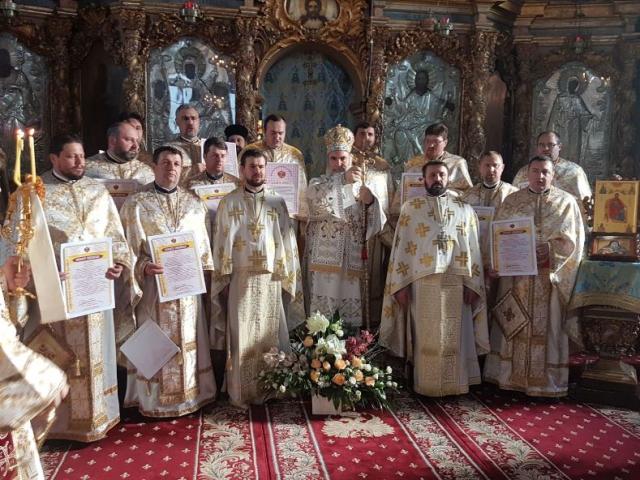 Preoţii Protopopiatului Sascut s-au reunit la Roman