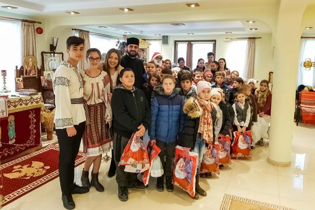 În prag de Crăciun, copiii din Parohia Chilişoaia au primit daruri din suflet de copil