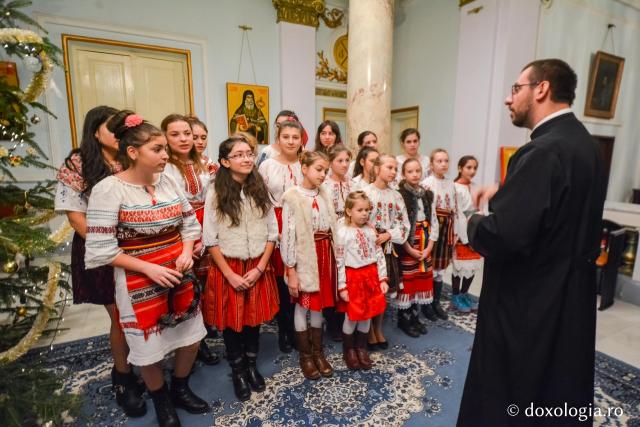 Colindători la Reședința Mitropolitană 2017 – Parohia Cosmeşti