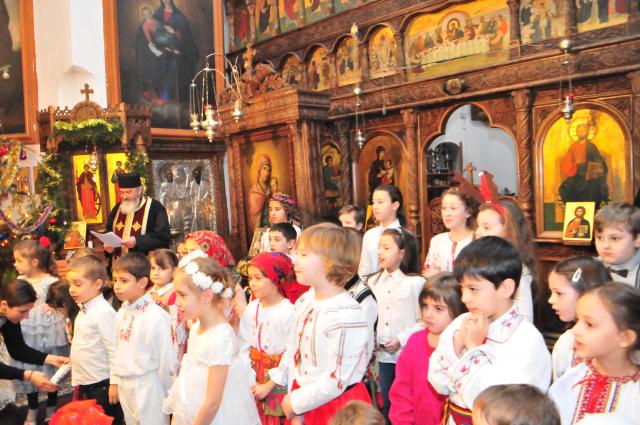 La Biserica Toma Cozma din Iaşi se desfăşoară repetiţii pentru învăţarea colindelor