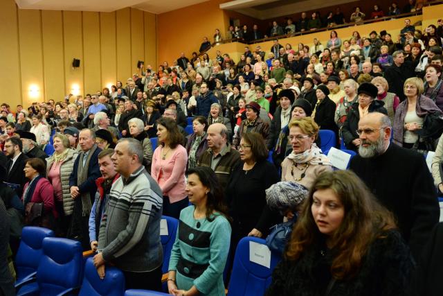 Mitropolitul Teofan, la Piatra Neamț: „În biserica din sat sau din oraș se află Același Prunc ca la Betleem”