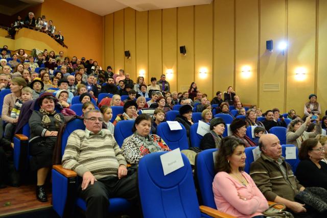 Mitropolitul Teofan, la Piatra Neamț: „În biserica din sat sau din oraș se află Același Prunc ca la Betleem”