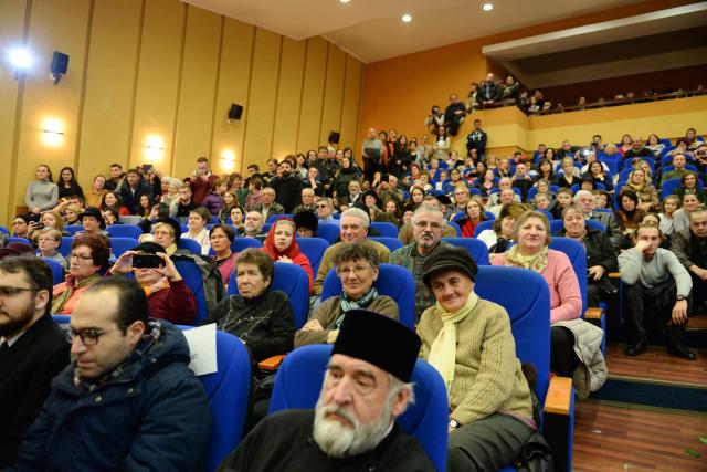 Mitropolitul Teofan, la Piatra Neamț: „În biserica din sat sau din oraș se află Același Prunc ca la Betleem”