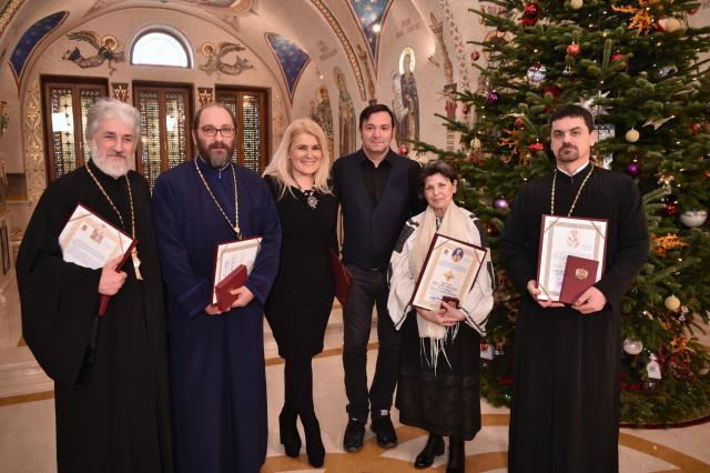 Recunoașterea meritelor în educația ortodoxă a tinerilor. Părintele Patriarh Daniel a oferit distincții la Reședința Patriarhală