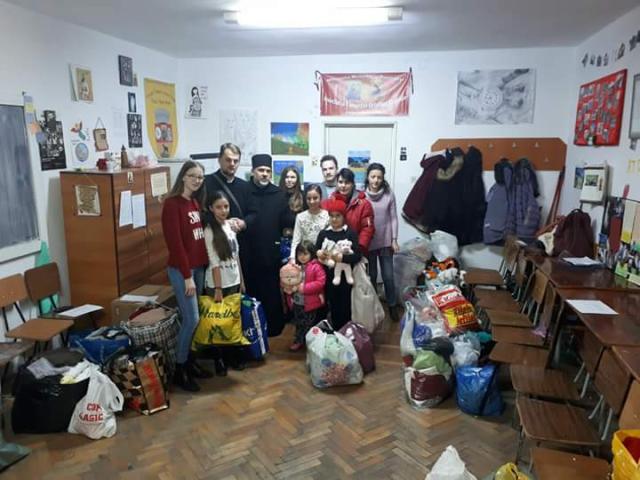 Acţiune caritabilă “Iubiţi să dăruiţi!”, la Piatra Neamţ